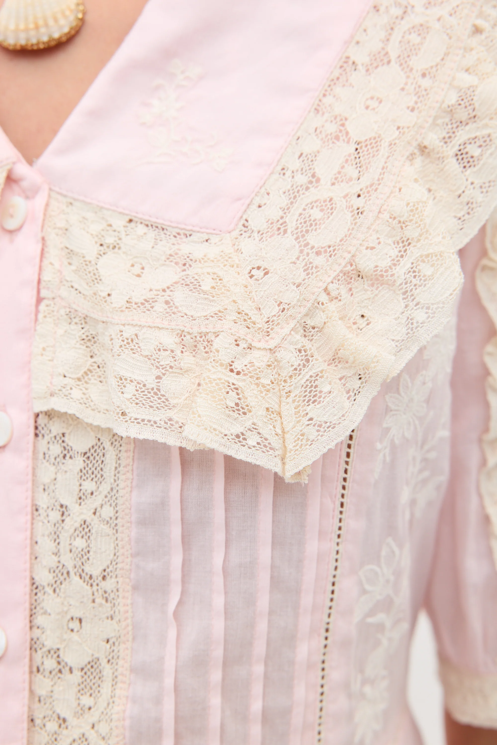 Dove - Pansy Embroidery Vintage Pink - Image 4