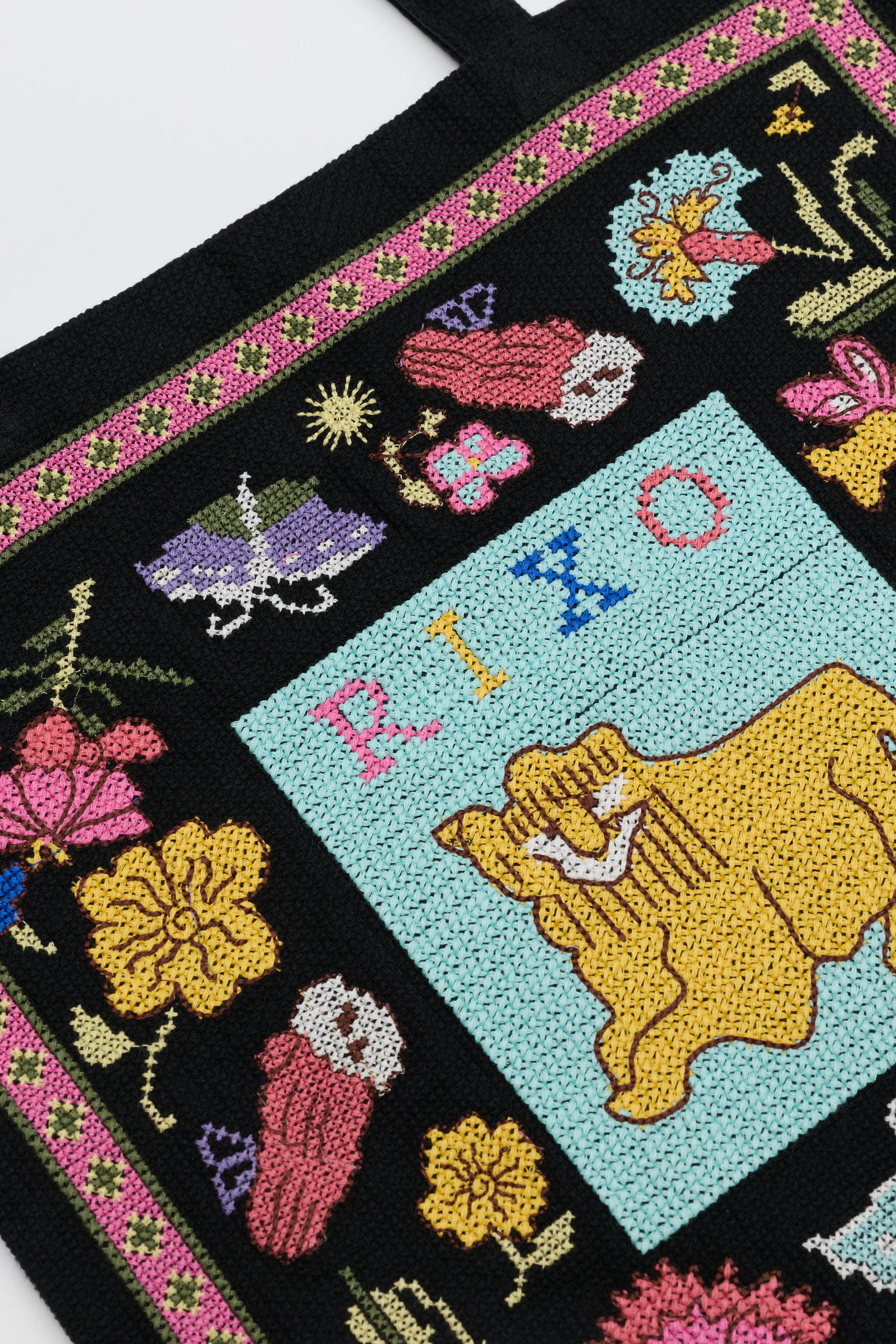 Lili  -  Leo Cross Stitch Embroidery Charcoal - Image 2