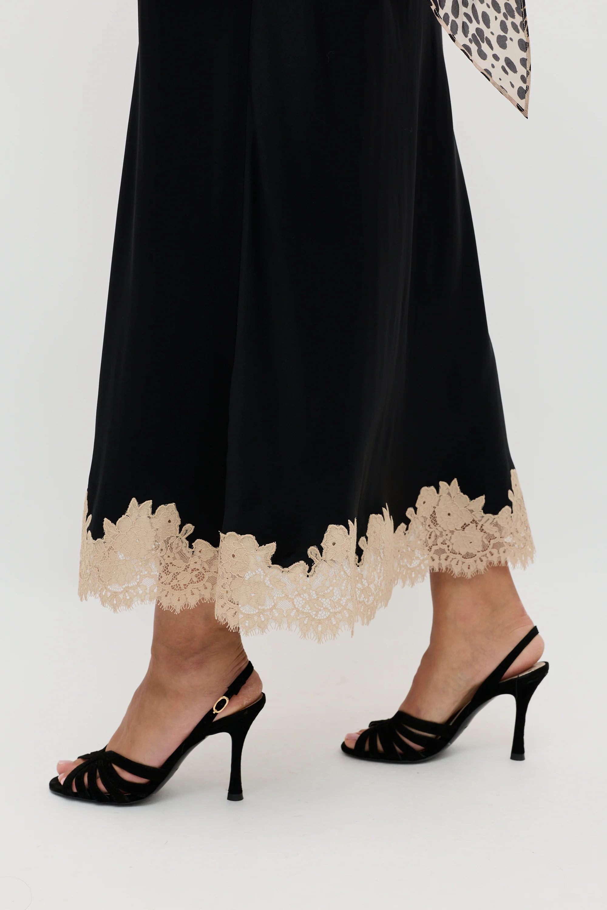 Matilde - Black - Image 5