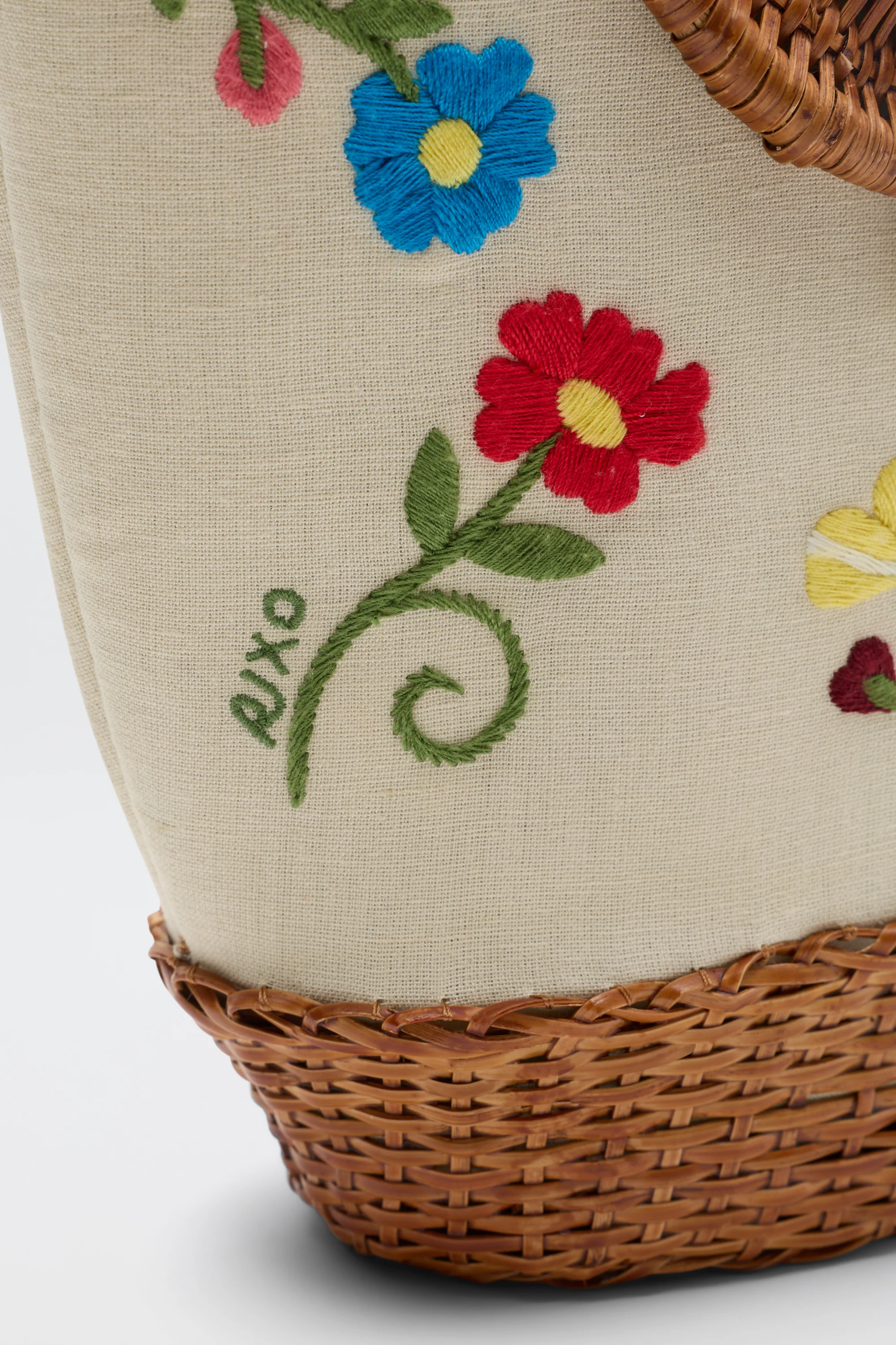 Zelene  -  Ombre Floral Embroidery Cream - Image 4